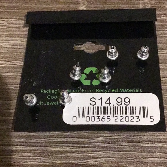 Taramanda Trio set of Stud Earrings Gold Tone - Picture 3 of 3